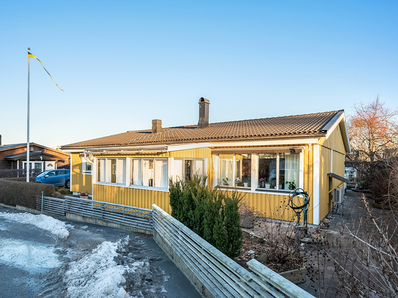 Takomlaggning pgr av taklackage Huddinge Glomsta